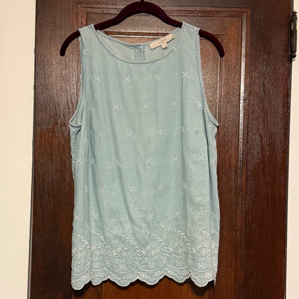 NWOT Loft Chambray Eyelet Top with Scalloped Hem Size M
